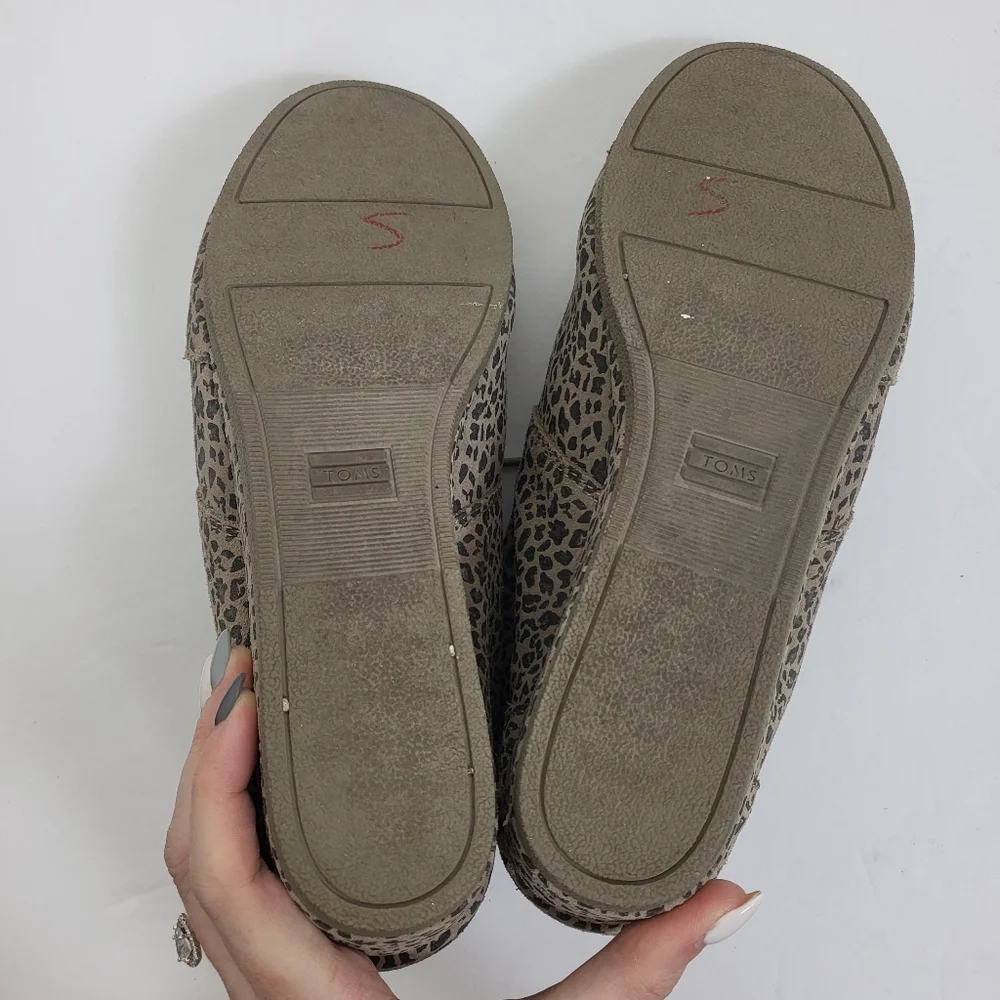 Toms Kala Desert Wedge Cheetah Suede Boots 6 YOUTH 8 WOMENS